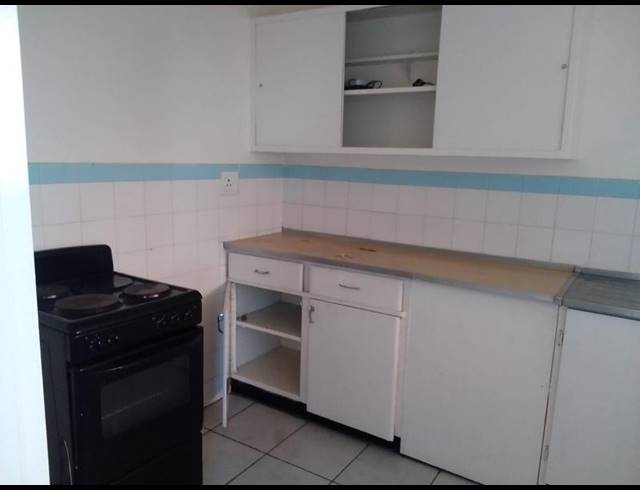 2 BEDROOM PROPERTY TO RENT IN FLORIDA